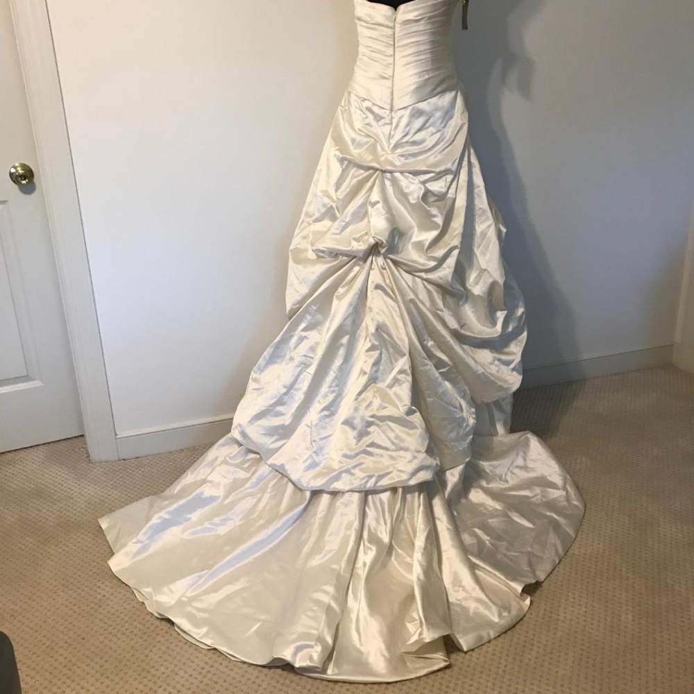 BRIDAL - Picture 5 of 7
